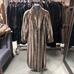 DROP SKIN MUSKRAT, VERY NICE COLOR WAS 4900 NOW ONLY 1195, SIZE S